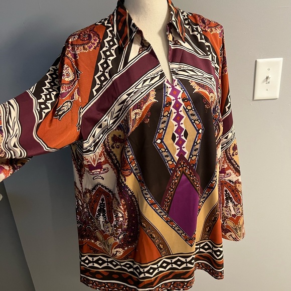 Chico’s Blouse size 2( fits L) - Picture 4 of 10